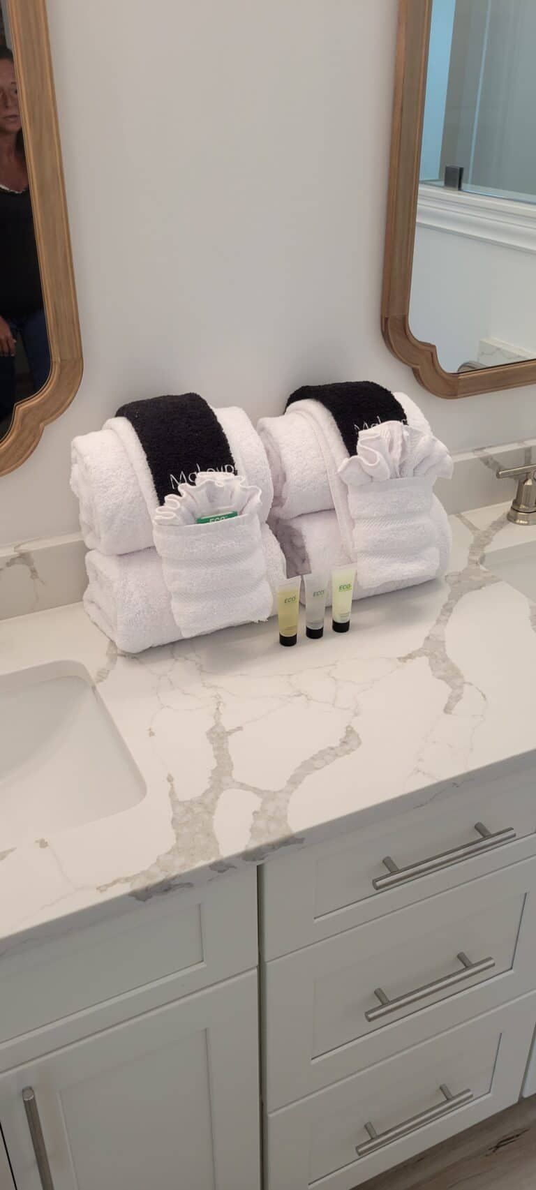 20240410_114744 - Mister Moppin Fresh towels staged in a Panama City Beach vacation rental bathroom for arriving guests